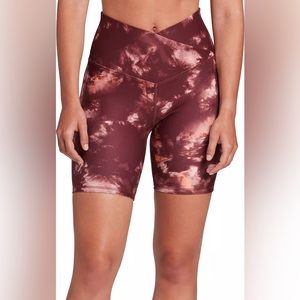 DSG Women's Momentum Cross Over Bike Shorts- Splotch Dye Burgundy, size small
